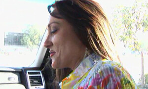 Женщина смотрит половой акт худенькой студентки