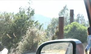 Зрелая водительница соблазнила попутчицу в машине